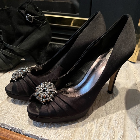 Le Chateau Black Stilettos - Picture 1 of 1